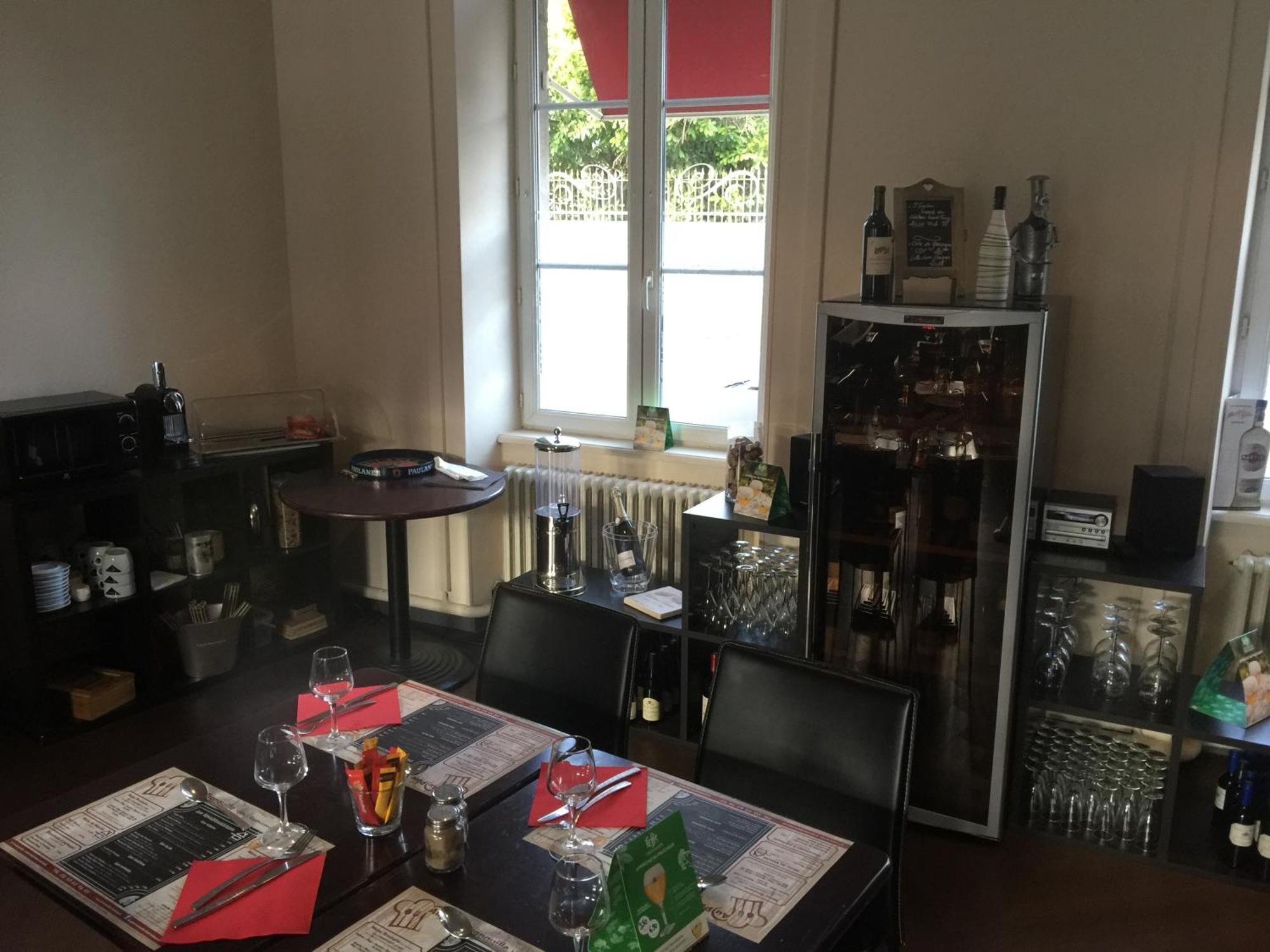 Отель Au Pere Tranquille Tinchebray-Bocage Экстерьер фото